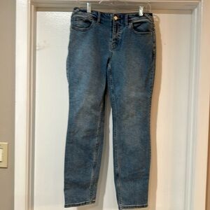 Free People  women’s We the Free jeans  Evie mid rise slim straight. Size 29